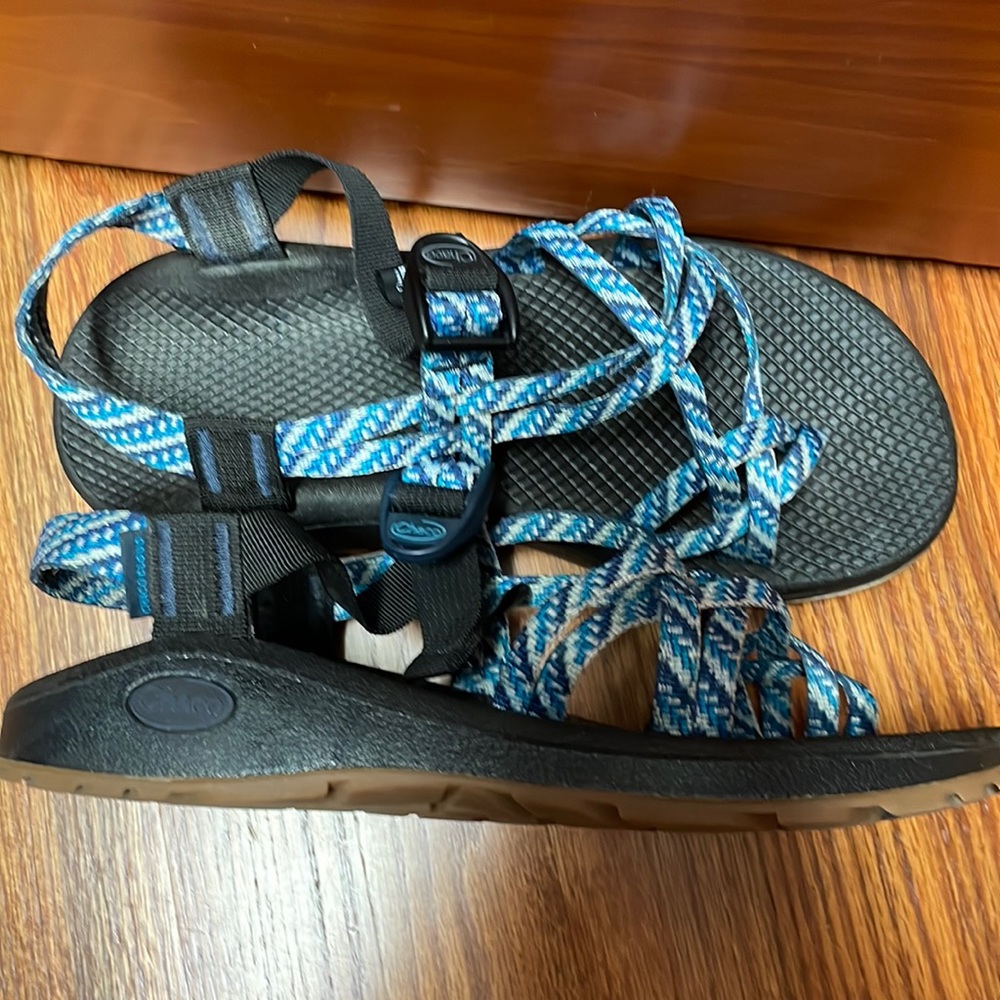 Lightly worn womens Chacos size 9